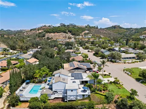 View/Area - 3514 Laketree, Fallbrook, CA 92028 photo 1 of 7