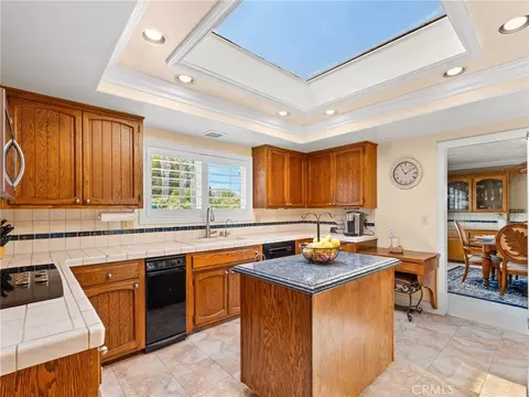 Kitchen - 3514 Laketree, Fallbrook, CA 92028 photo 2 of 4