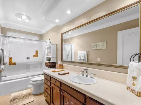 Bath - 3514 Laketree, Fallbrook, CA 92028 photo 5 of 5