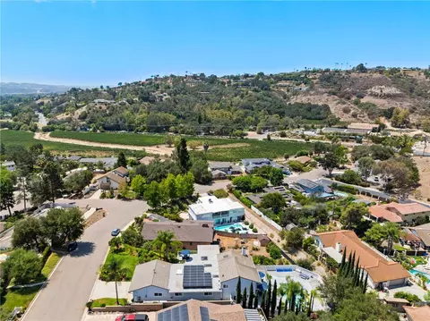 View/Area - 3514 Laketree, Fallbrook, CA 92028 photo 5 of 7