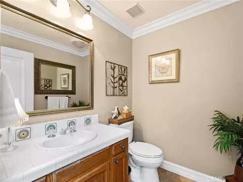 Bath - 3514 Laketree, Fallbrook, CA 92028 photo 4 of 5