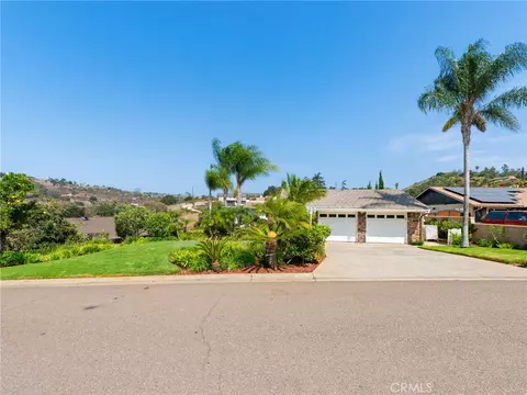 Exterior - 3514 Laketree, Fallbrook, CA 92028 photo 5 of 14