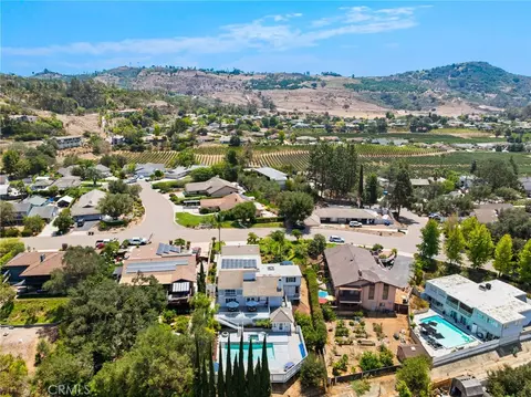 View/Area - 3514 Laketree, Fallbrook, CA 92028 photo 3 of 7