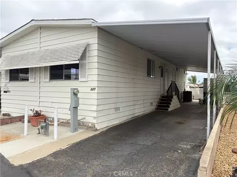 227 Bluebird Ln, Oceanside, CA 92057 photo 3