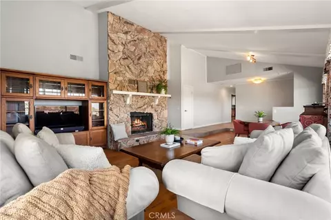 Living - 5012 Sleeping Indian, Fallbrook, CA 92028 photo 2 of 4