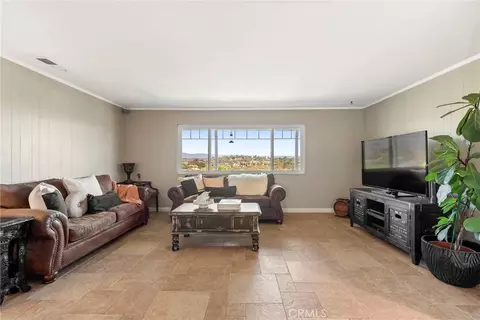 Living - 5012 Sleeping Indian, Fallbrook, CA 92028 photo 3 of 4