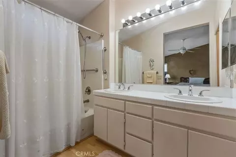 Bath - 4933 Lake Shore Ct, Fallbrook, CA 92028 photo 2 of 2