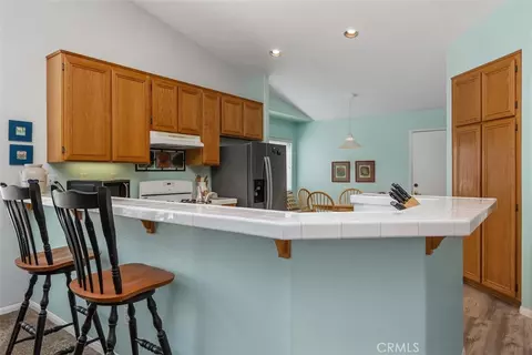Kitchen - 4933 Lake Shore Ct, Fallbrook, CA 92028 photo 5 of 5