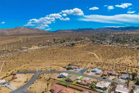 View/Area - 58370 Mountain Vw, Yucca Valley, CA 92284 photo 5 of 6