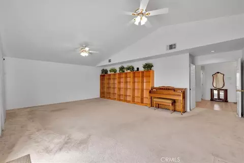 Living - 58370 Mountain Vw, Yucca Valley, CA 92284 photo 2 of 3