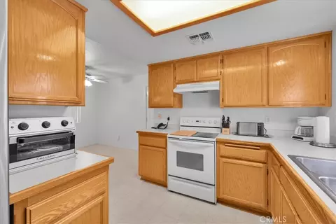 Kitchen - 58370 Mountain Vw, Yucca Valley, CA 92284 photo 1 of 3