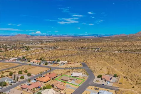View/Area - 58370 Mountain Vw, Yucca Valley, CA 92284 photo 4 of 6