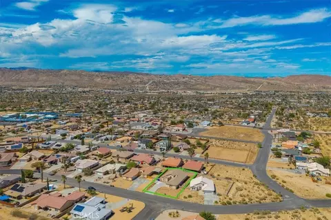 View/Area - 58370 Mountain Vw, Yucca Valley, CA 92284 photo 3 of 6