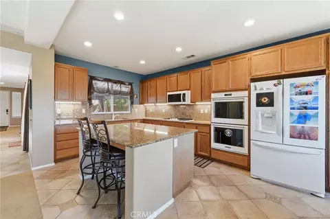 Kitchen - 46125 Grace Ct, Temecula, CA 92592 photo 3 of 5