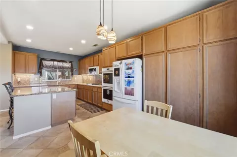 Kitchen - 46125 Grace Ct, Temecula, CA 92592 photo 5 of 5