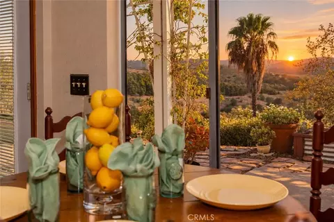 Dining - 40461 Rock Mtn, Fallbrook, CA 92028 photo 1 of 4