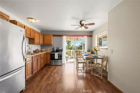 Kitchen - 40461 Rock Mtn, Fallbrook, CA 92028 photo 8 of 9