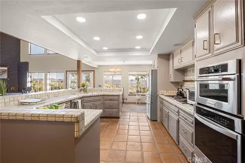 Kitchen - 40461 Rock Mtn, Fallbrook, CA 92028 photo 3 of 9