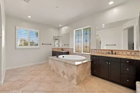 Bath - 365 Charles Swisher Ct, Fallbrook, CA 92028 photo 3 of 5