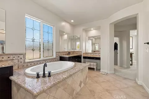 Bath - 365 Charles Swisher Ct, Fallbrook, CA 92028 photo 2 of 5