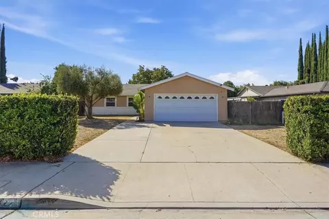 322 Barhill Ave, Pomona, CA 91766