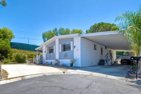 2130 Sunset Dr #25, Vista, CA 92081