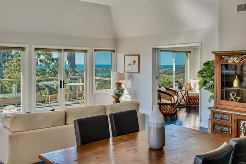 1732 Burgundy Rd, Encinitas, CA 92024 photo 1