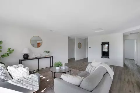 102 Walnut Dr, Chula Vista, CA 91911