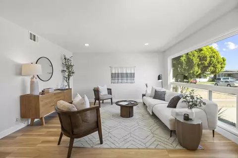 8572 Onalaska Ave, San Diego, CA 92123