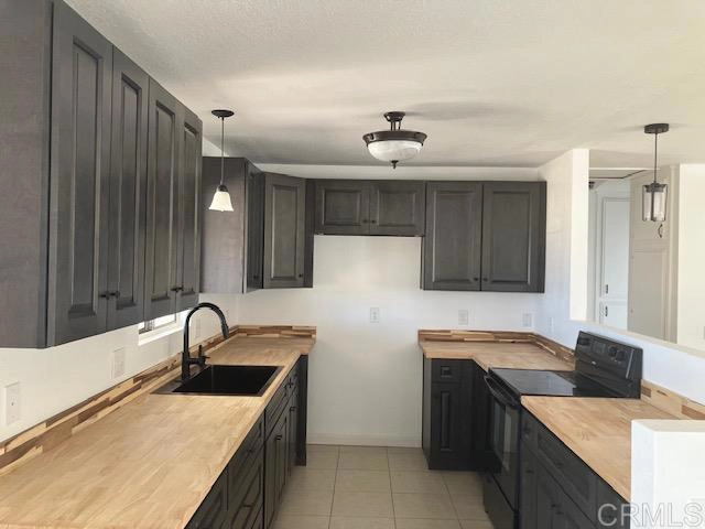 4633 Avenida La Manana  