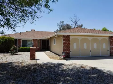 563 N Girard St, Hemet, CA 92544