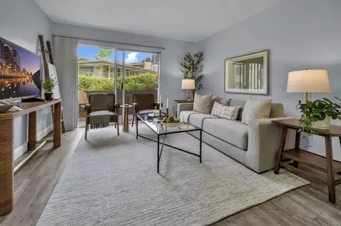 432 Edgehill Ln #189, Oceanside, CA 92054