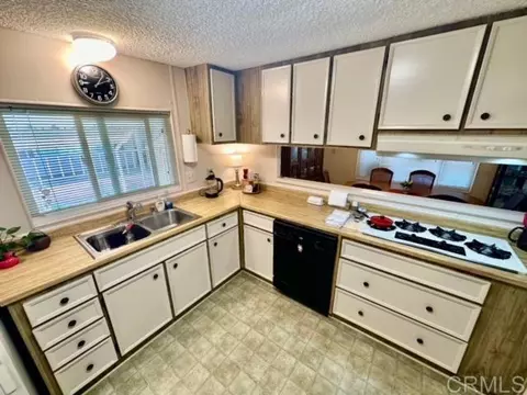 2130 Sunset Dr #38, Vista, CA 92081