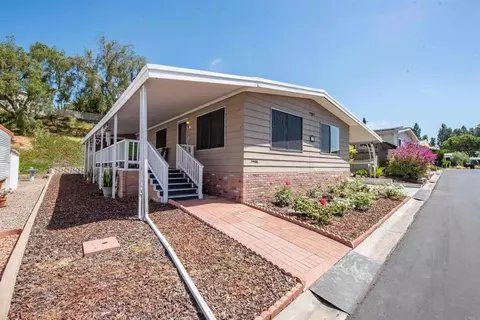 2130 Sunset Dr #52, Vista, CA 92081