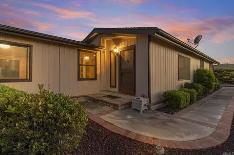 1482 Salem Ct, Oceanside, CA 92057