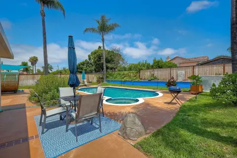 74 Avenida Descanso, Oceanside, CA 92057