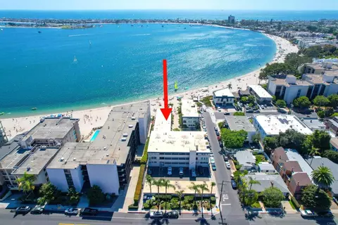 3920 Riviera Dr #R, San Diego, CA 92109