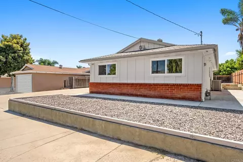 4925 Luna Dr, Oceanside, CA 92057