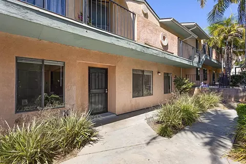 552 Dr #2, Oceanside, CA 92054