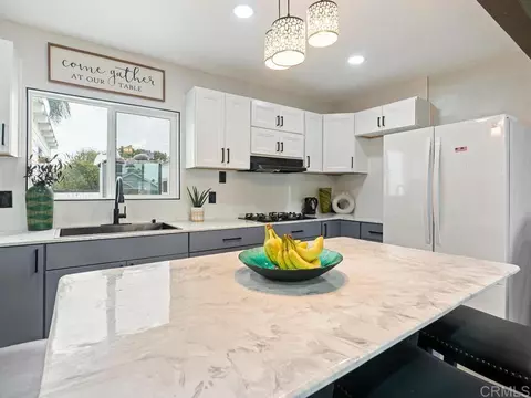 3720 Clinton St, San Diego, CA 92113