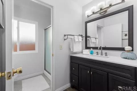 Bath - 839 Willow Tree Ln, Fallbrook, CA 92028 photo 1 of 2