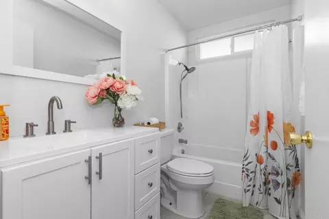 Bath - 839 Willow Tree Ln, Fallbrook, CA 92028 photo 2 of 2