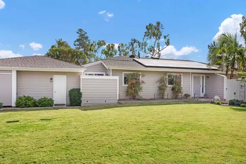 Exterior - 1025 Brewley Ln, Vista, CA 92081 photo 2 of 9