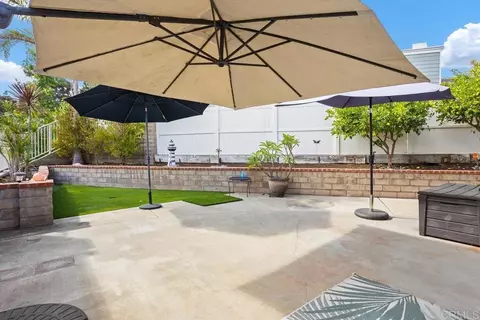 Exterior - 1025 Brewley Ln, Vista, CA 92081 photo 5 of 9