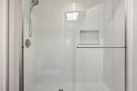 Bath - 1025 Brewley Ln, Vista, CA 92081 photo 3 of 3