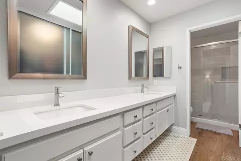 Bath - 1025 Brewley Ln, Vista, CA 92081 photo 2 of 3