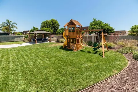 4583 Jamboree St, Oceanside, CA 92057