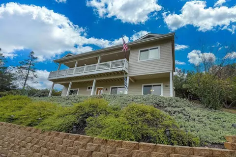 Exterior - 1626 Frisius Dr, Julian, CA 92036 photo 4 of 11