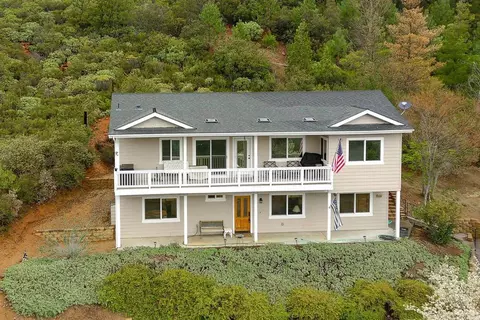 Exterior - 1626 Frisius Dr, Julian, CA 92036 photo 2 of 11