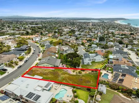 5452 Moonlight Ln, La Jolla, CA 92037 photo 4